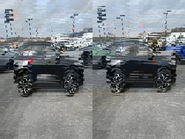 Certified 2022 Ford Escape SE w/ SE Sport Appearance Package image 2