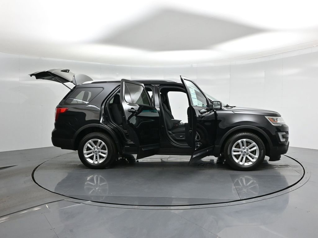 Certified 2017 Ford Explorer XLT image 34