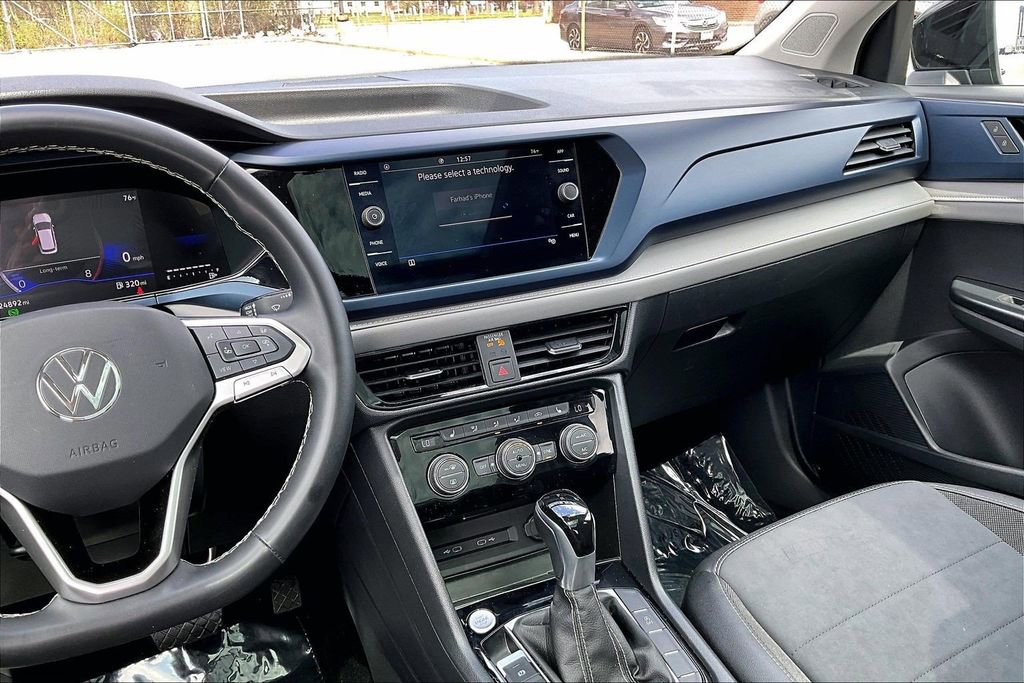 Used 2024 Volkswagen Taos SE FWD image 6