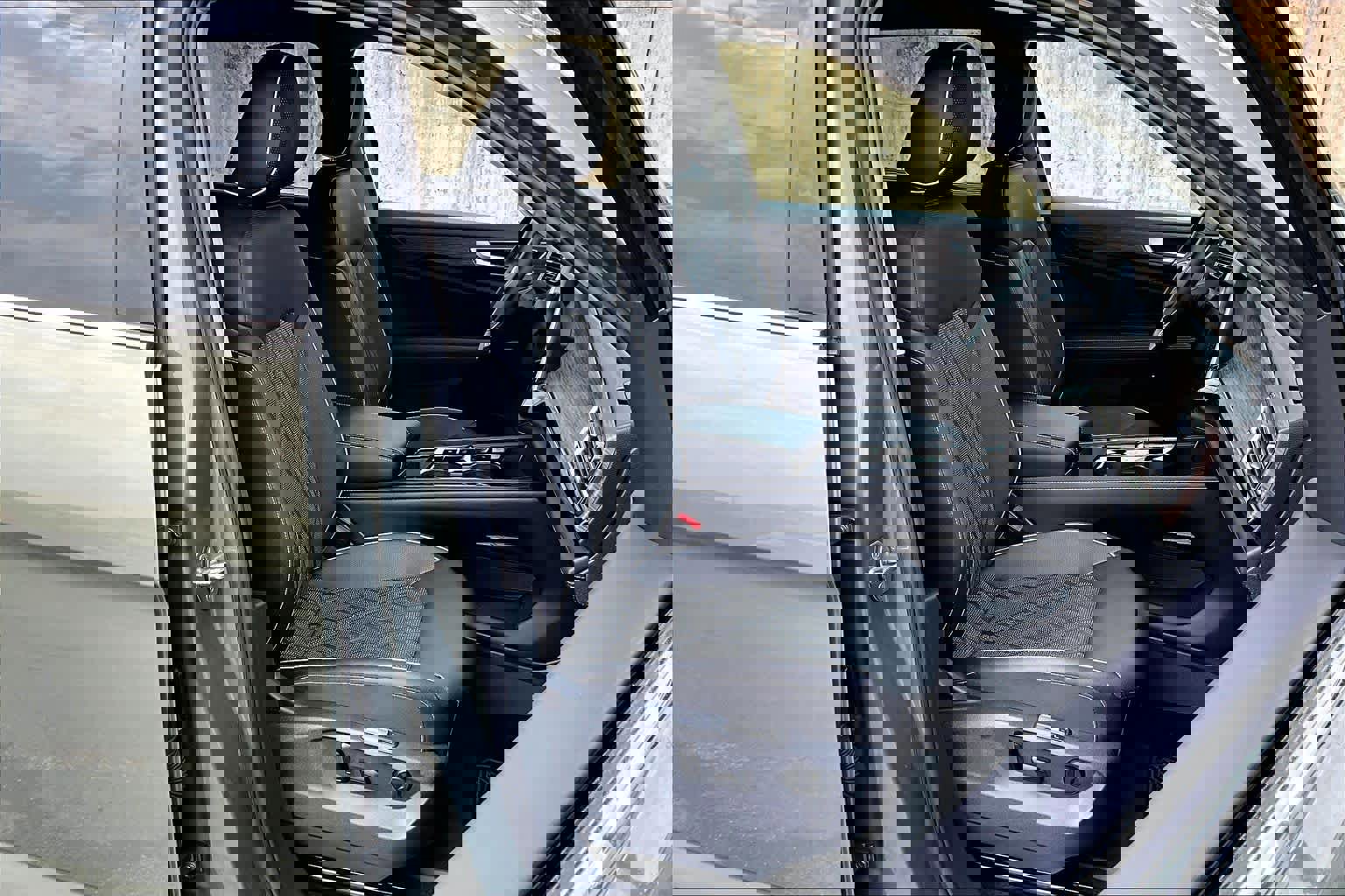 Used 2025 Volkswagen Atlas SEL Premium R-Line image 13