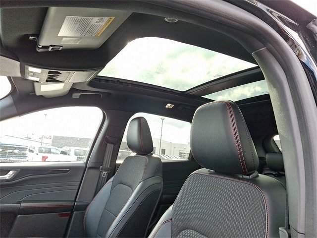 Certified 2024 Ford Escape ST-Line Select w/ Tech Pack #2 image 14