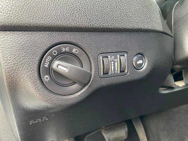 Used 2022 Dodge Charger SXT RWD image 17