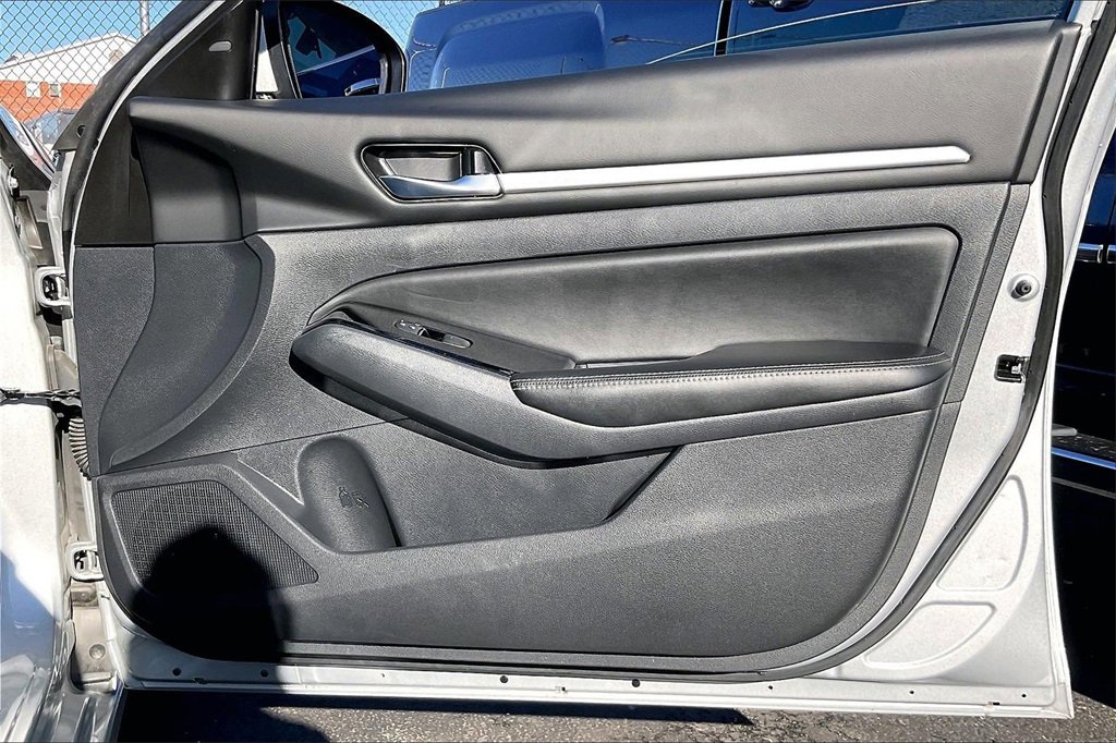 Used 2023 Nissan Altima 2.5 SV image 21