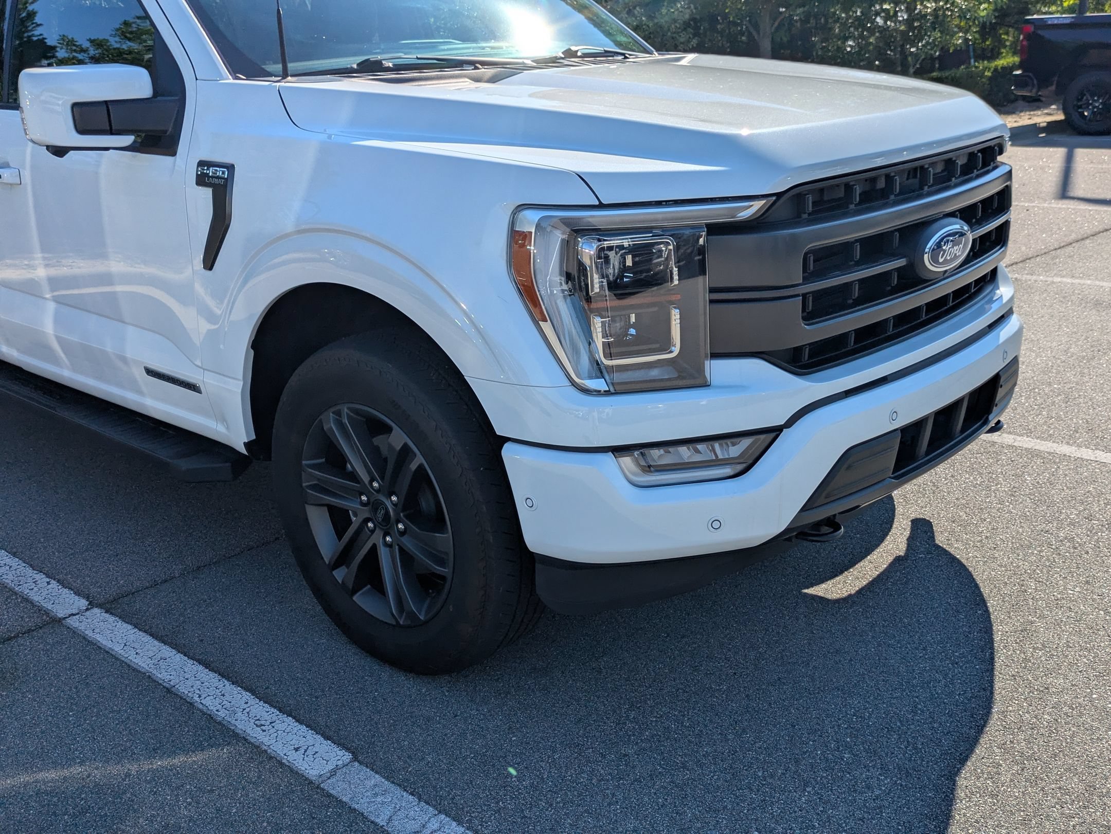 Certified 2022 Ford F150 Lariat w/ Equipment Group 502A High AWD/4WD image 9