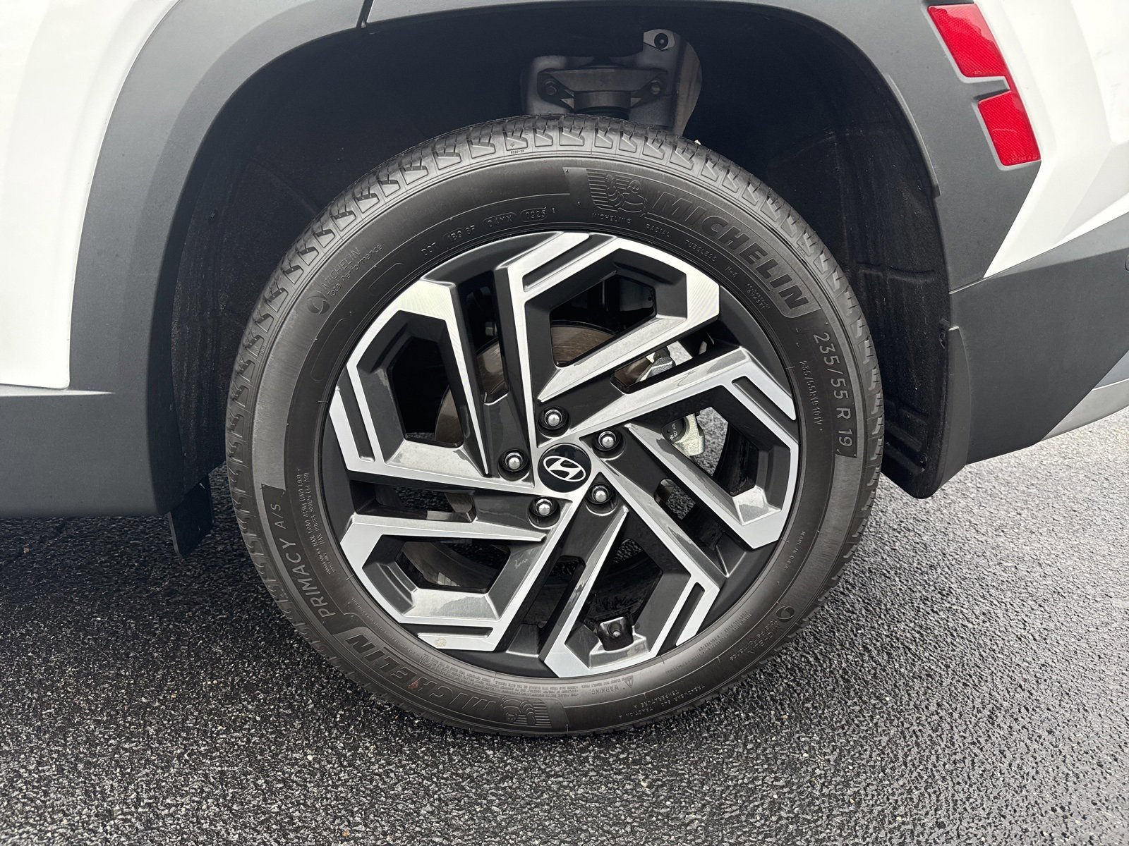 Used 2025 Hyundai Tucson Limited image 32