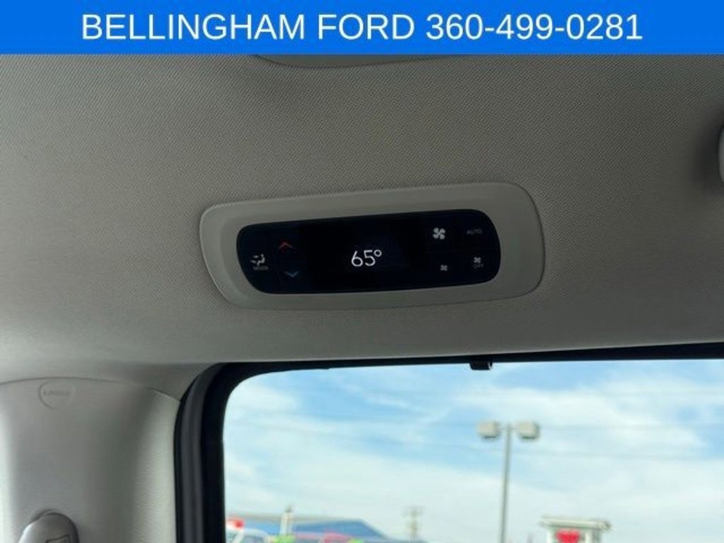 Used 2024 Chrysler Pacifica Touring-L image 40