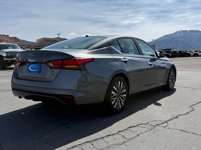 Used 2024 Nissan Altima 2.5 SV image 5