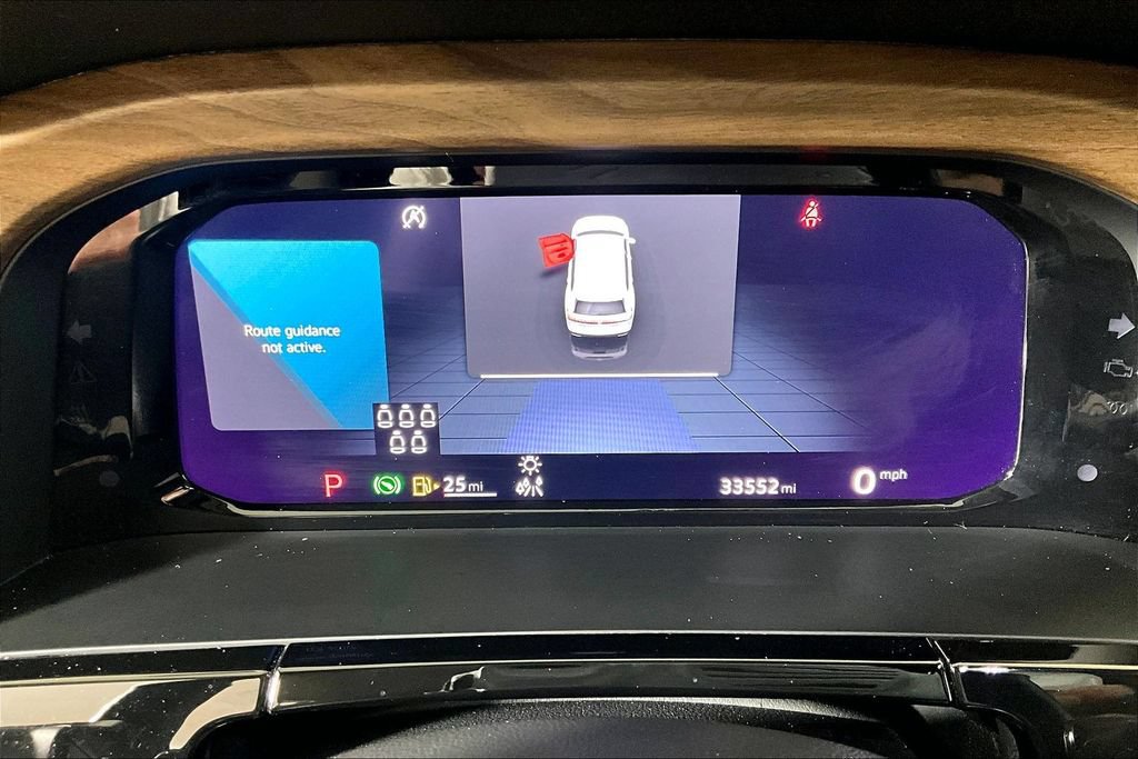 Used 2025 Volkswagen Atlas SE FWD image 16