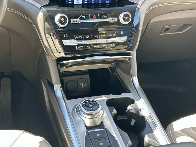 Certified 2021 Ford Explorer Platinum w/ Equipment Group 601A AWD/4WD image 17