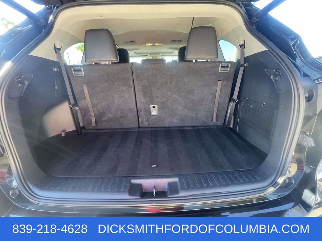 Used 2023 Toyota Highlander XLE image 10