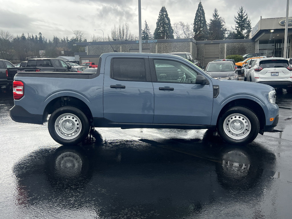 Certified 2024 Ford Maverick XLT image 2