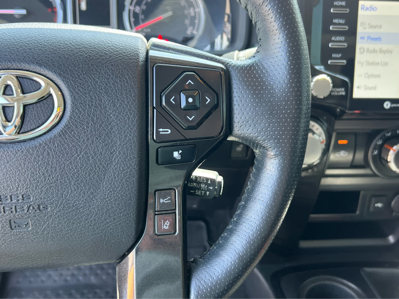 Used 2023 Toyota 4Runner TRD Off-Road Premium w/ Off Road Premium Plus Package AWD/4WD image 33