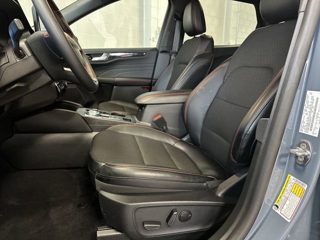 Certified 2025 Ford Escape ST-Line Elite w/ Tech Pack #2 image 4