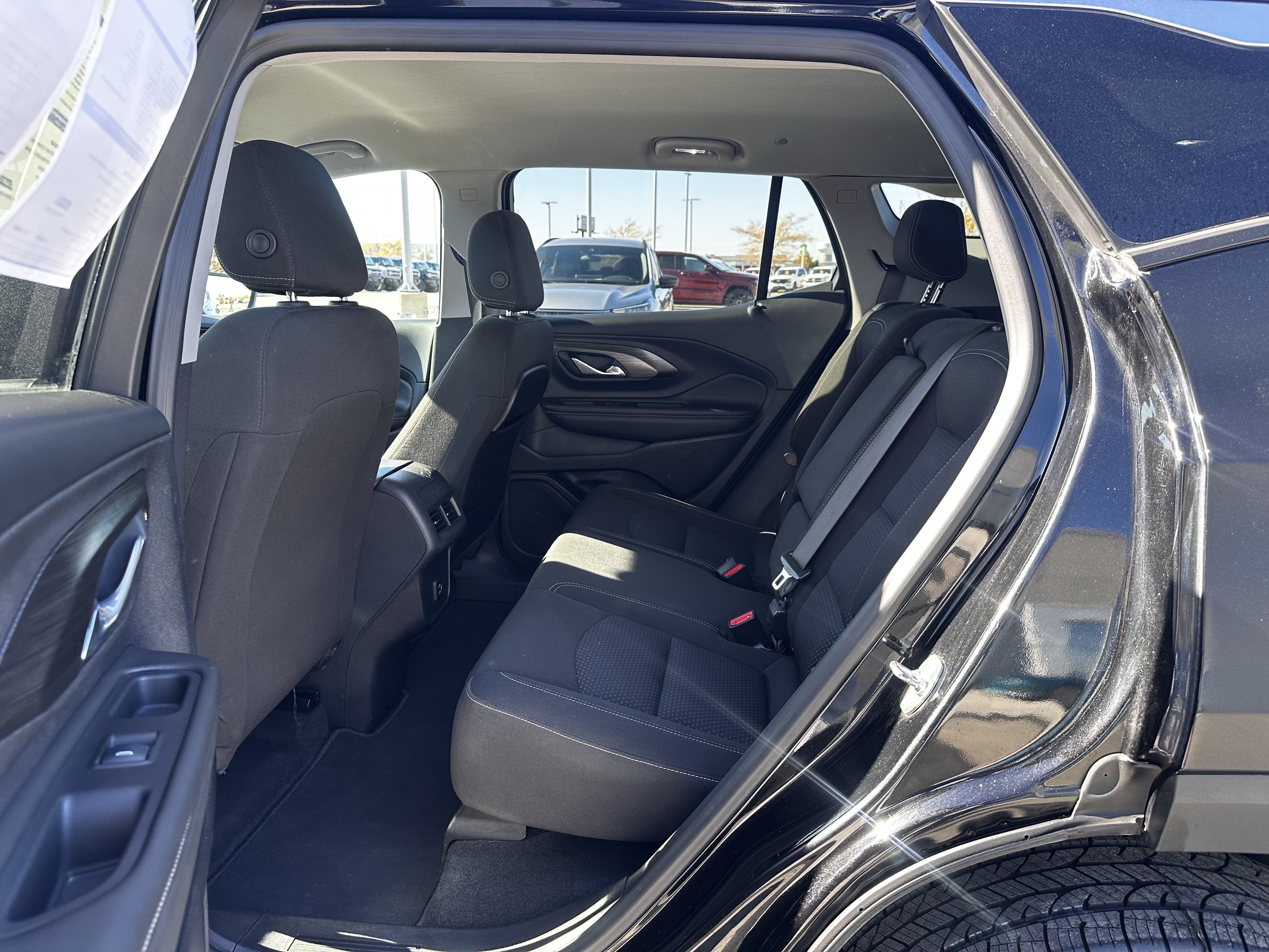 Used 2024 GMC Terrain SLE AWD/4WD image 21
