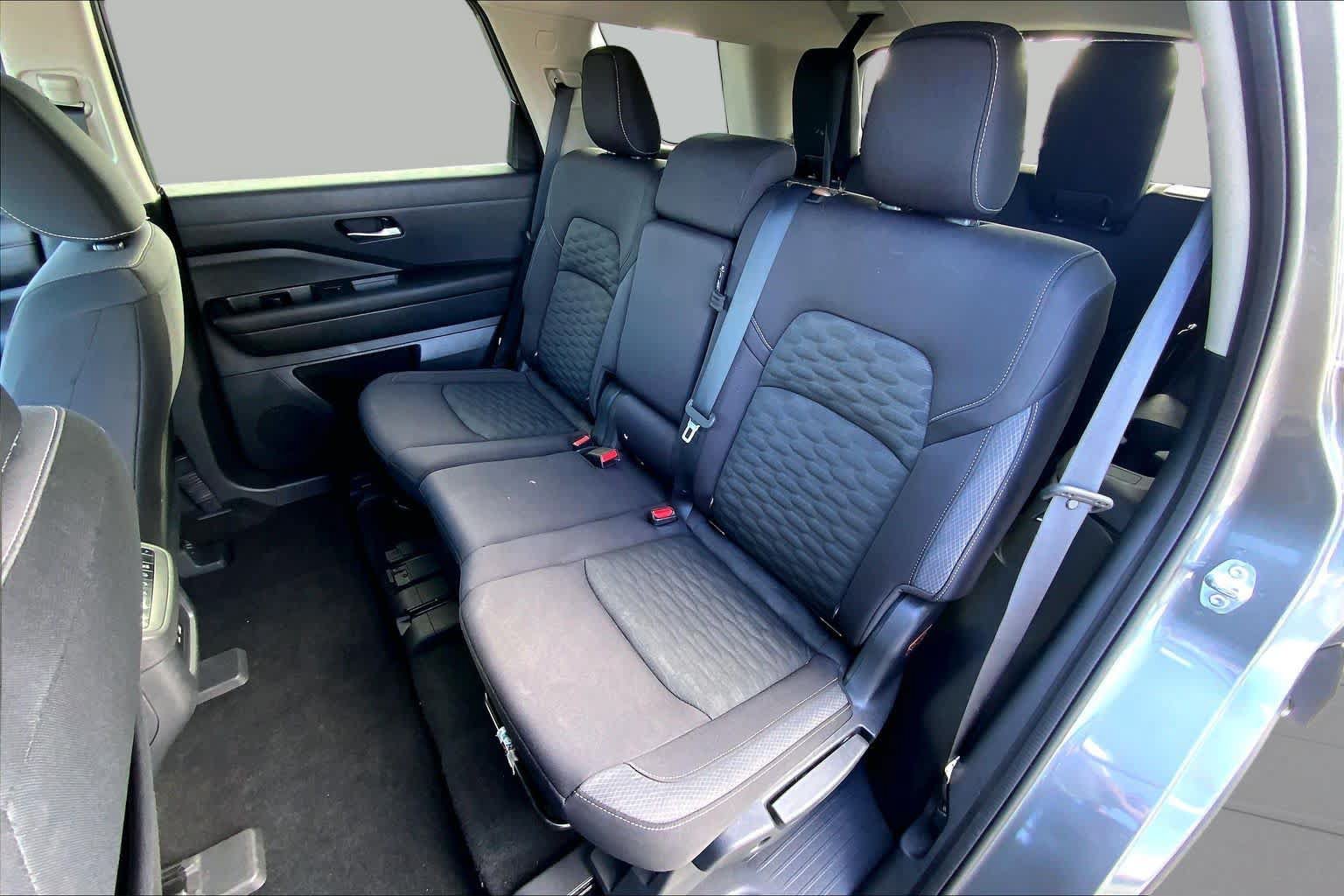 Used 2022 Nissan Pathfinder S FWD image 21