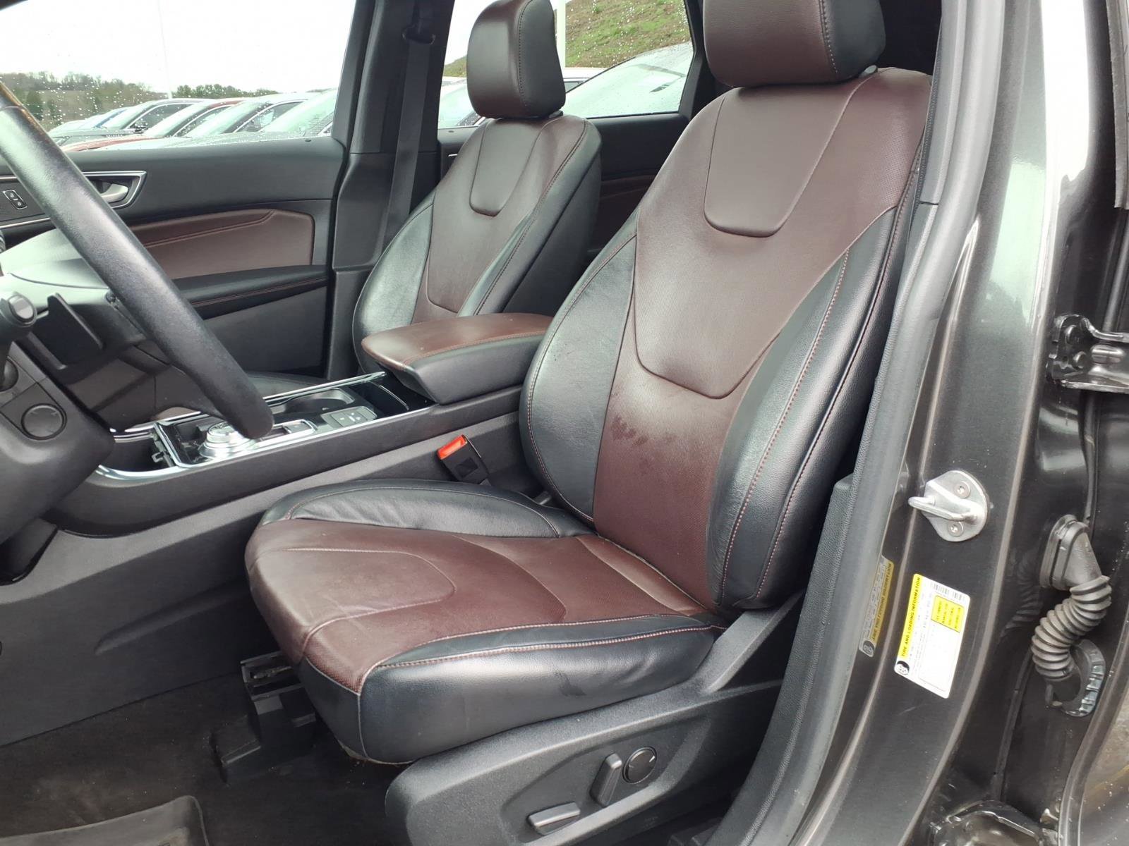 Certified 2020 Ford Edge Titanium w/ Equipment Group 301A image 8