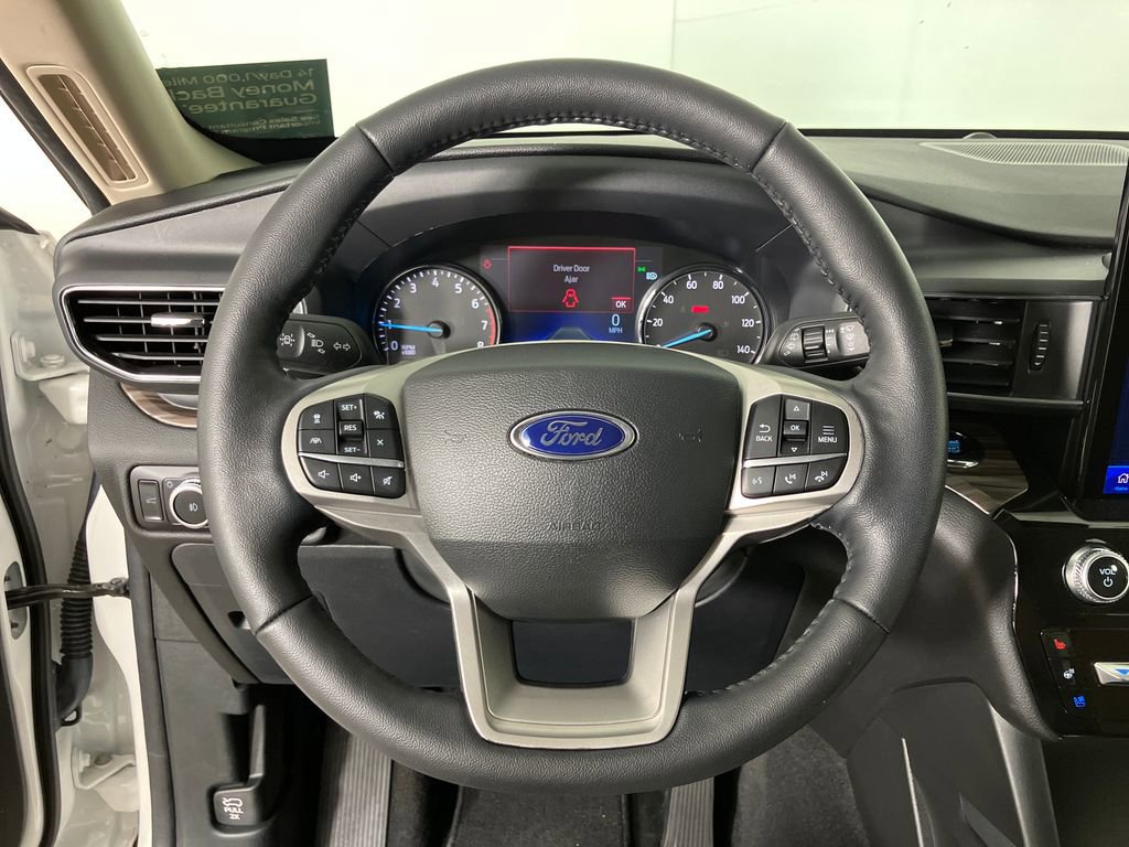 Certified 2022 Ford Explorer Limited w/ Limited Technology Package image 16