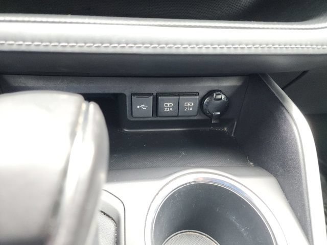 Used 2021 Toyota Highlander XLE AWD/4WD image 48