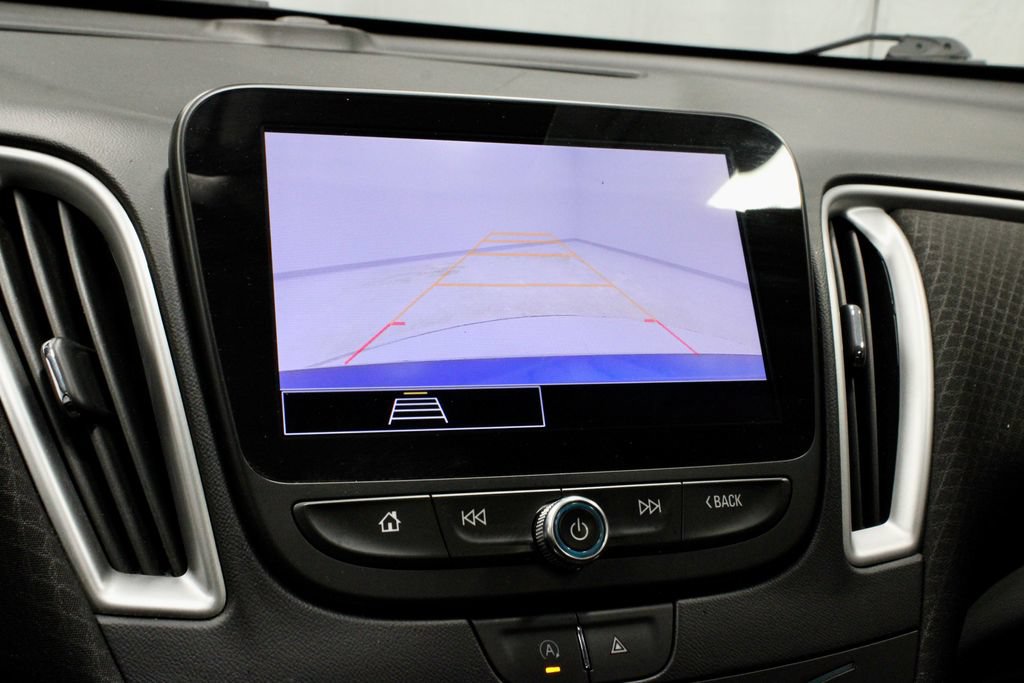 Used 2023 Chevrolet Malibu LT FWD image 2