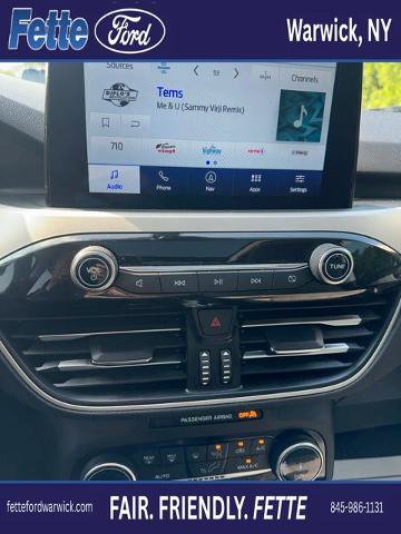 Certified 2022 Ford Escape SE w/ SE Sport Appearance Package AWD/4WD image 19