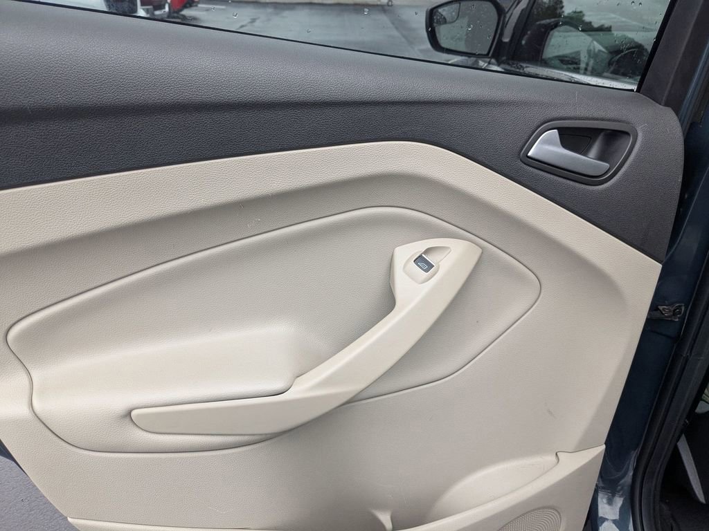 Certified 2019 Ford Escape SE image 25