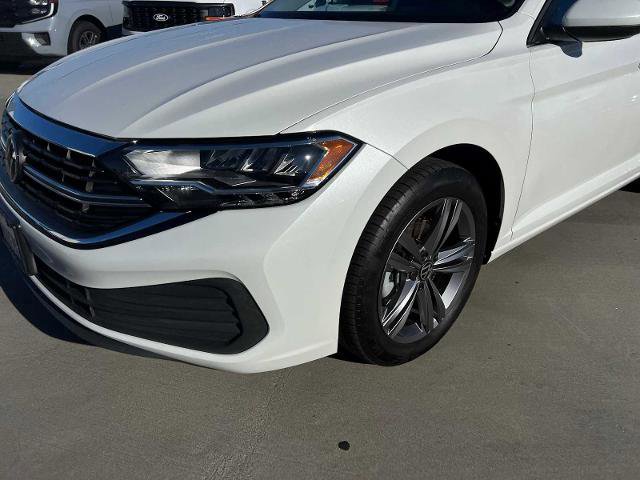 Used 2023 Volkswagen Jetta SE image 8