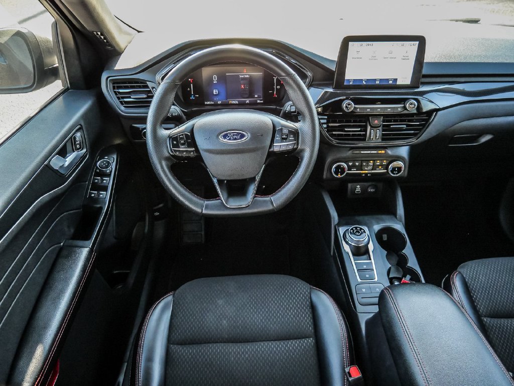 Certified 2025 Ford Escape ST-Line FWD image 25
