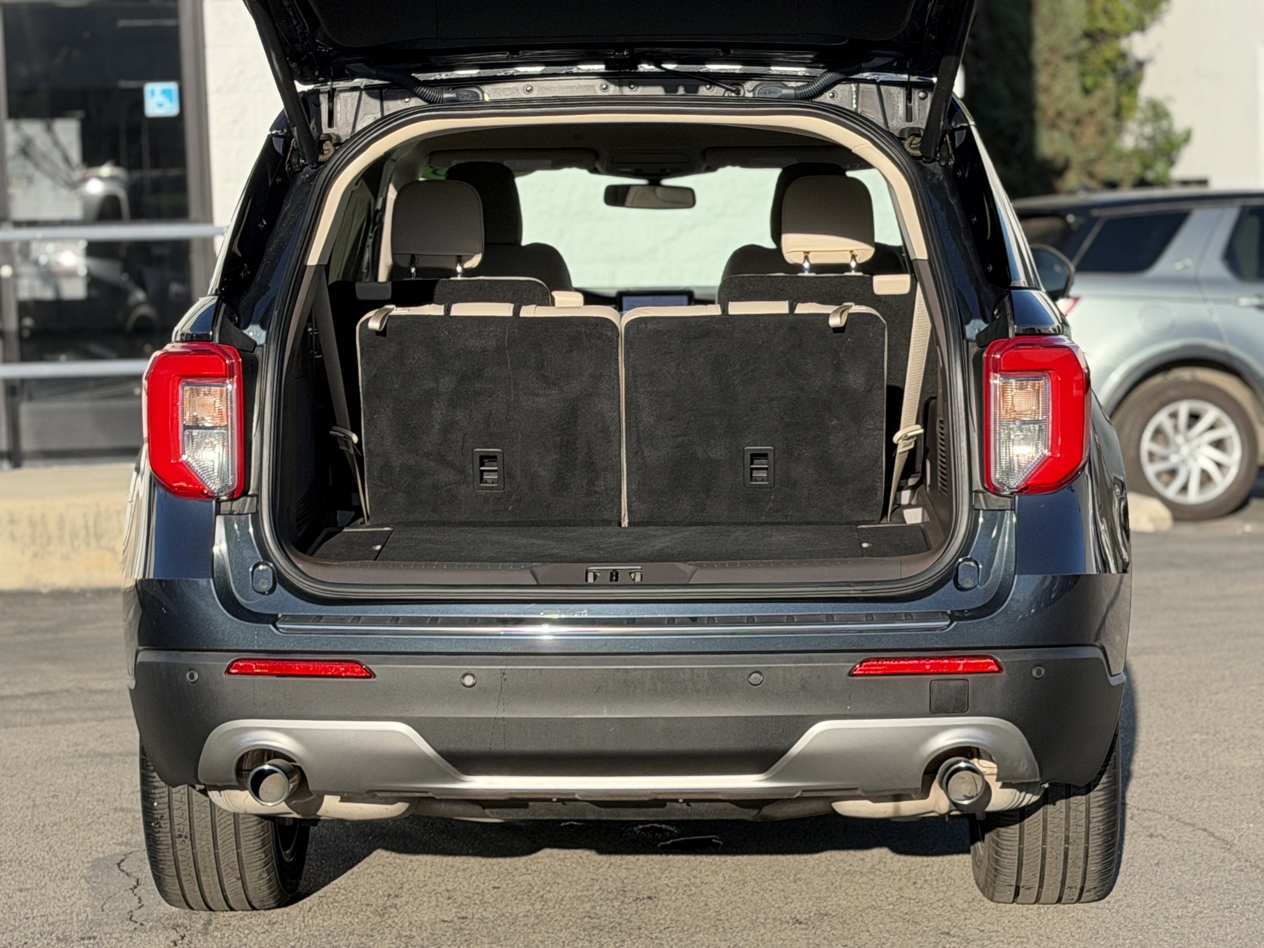 Certified 2023 Ford Explorer Platinum image 9