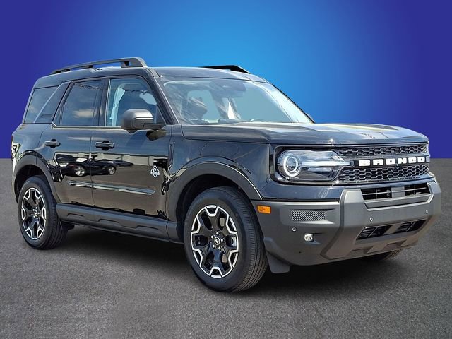 Certified 2025 Ford Bronco Sport Outer Banks w/ Outer Banks Tech Package+ AWD/4WD image 3