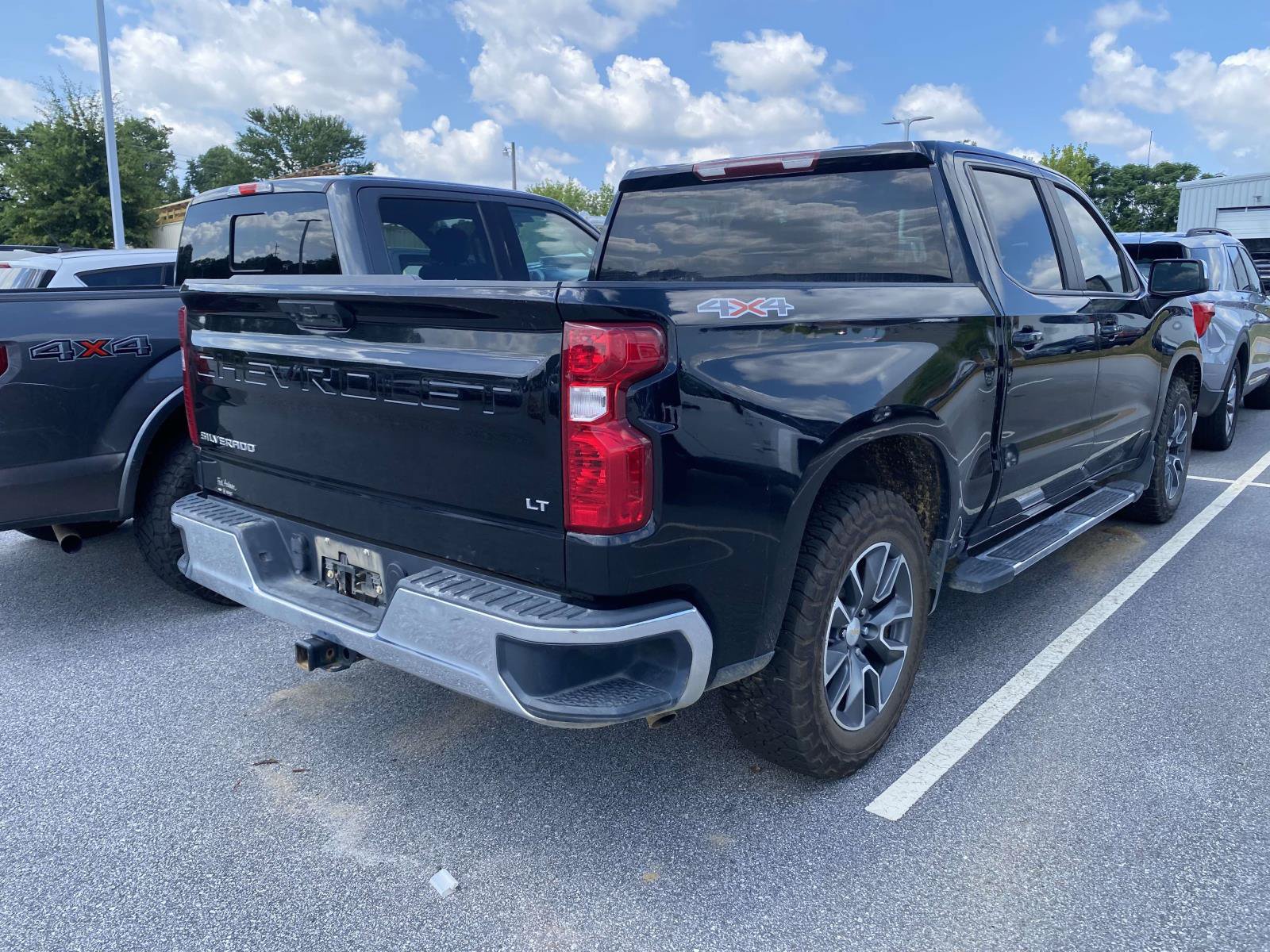 Used 2023 Chevrolet Silverado 1500 LT w/ Protection Package AWD/4WD image 6