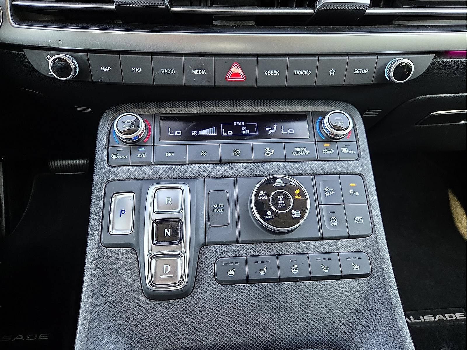 Used 2025 Hyundai Palisade Limited AWD/4WD image 18
