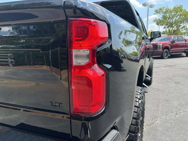 Used 2025 Chevrolet Silverado 1500 LT Trail Boss w/ Dark Appearance Package AWD/4WD image 15