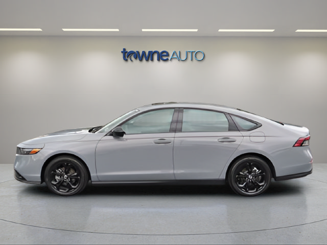 Used 2025 Honda Accord SE image 2
