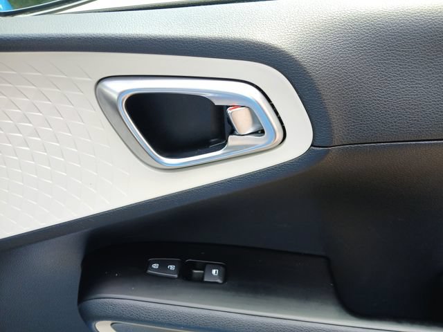 Used 2023 Kia Soul GT-Line FWD image 47