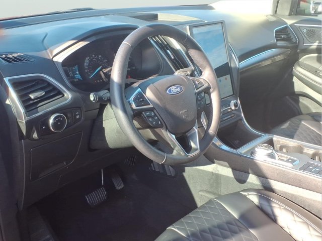 Certified 2023 Ford Edge Titanium AWD/4WD image 7