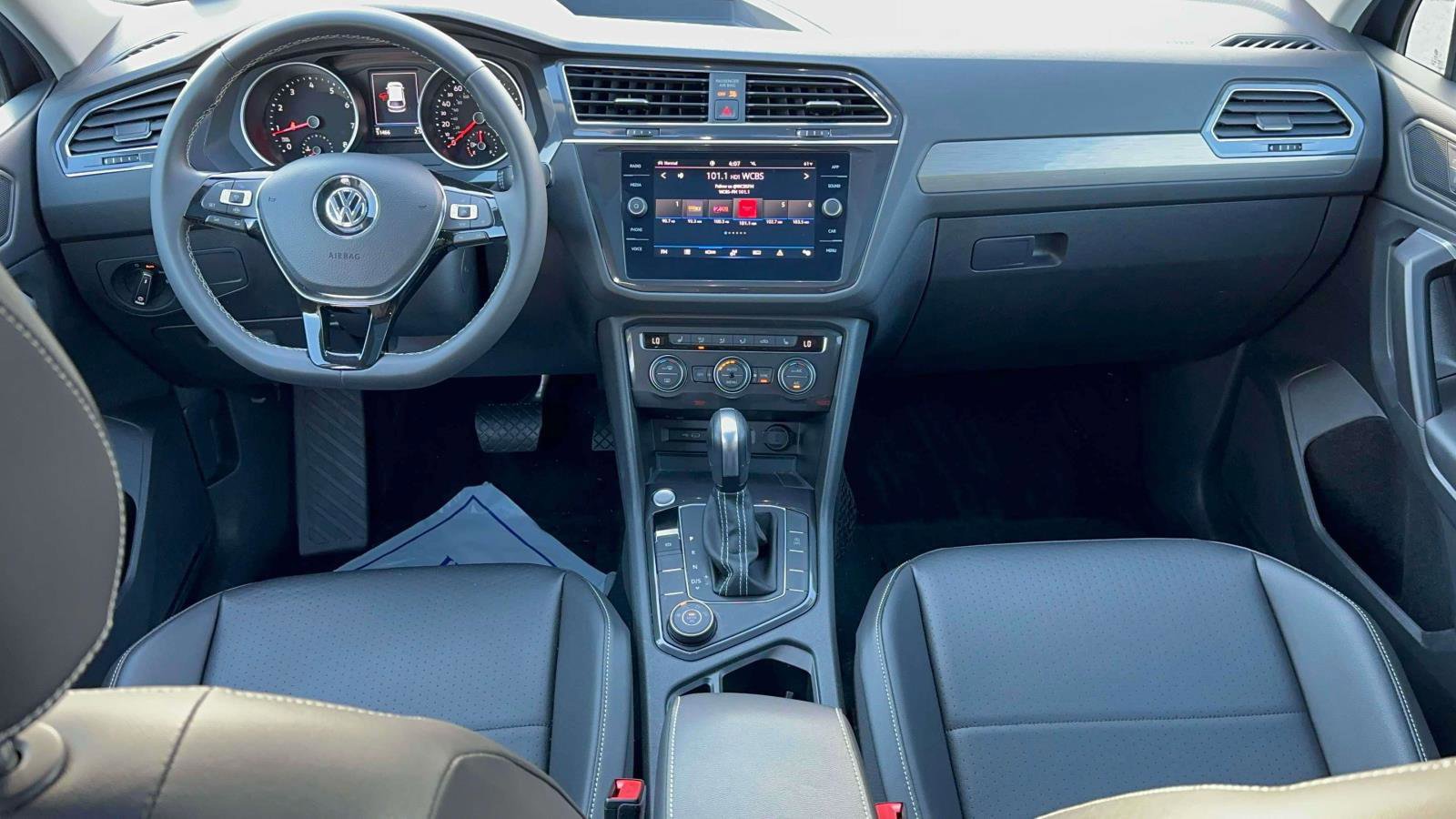 Used 2021 Volkswagen Tiguan SE w/ Panoramic Sunroof Package image 13