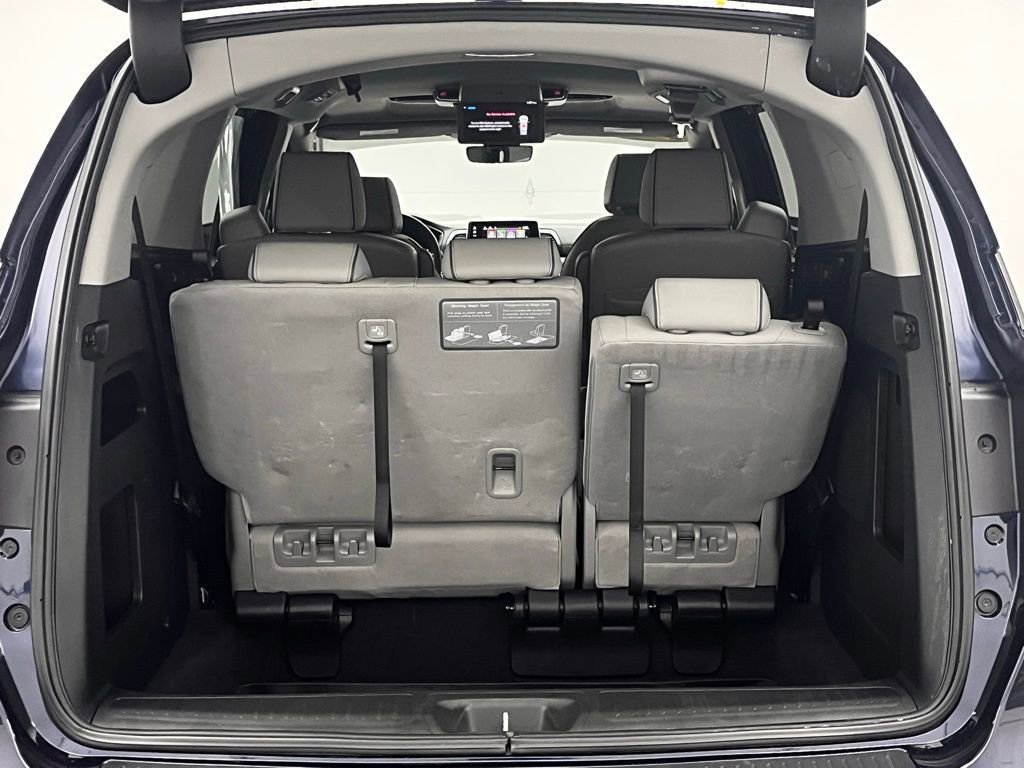 Used 2023 Honda Odyssey Elite image 14