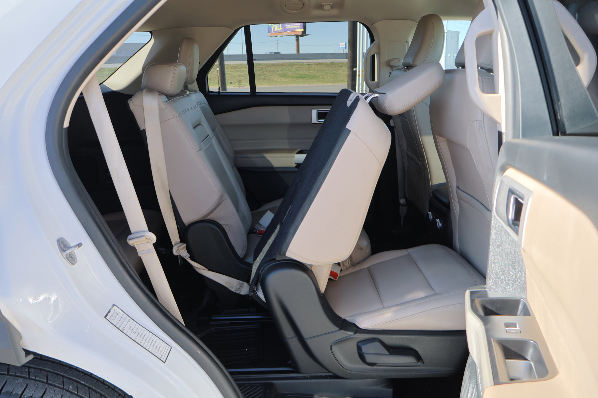 Certified 2022 Ford Explorer XLT w/ Equipment Group 202A image 38