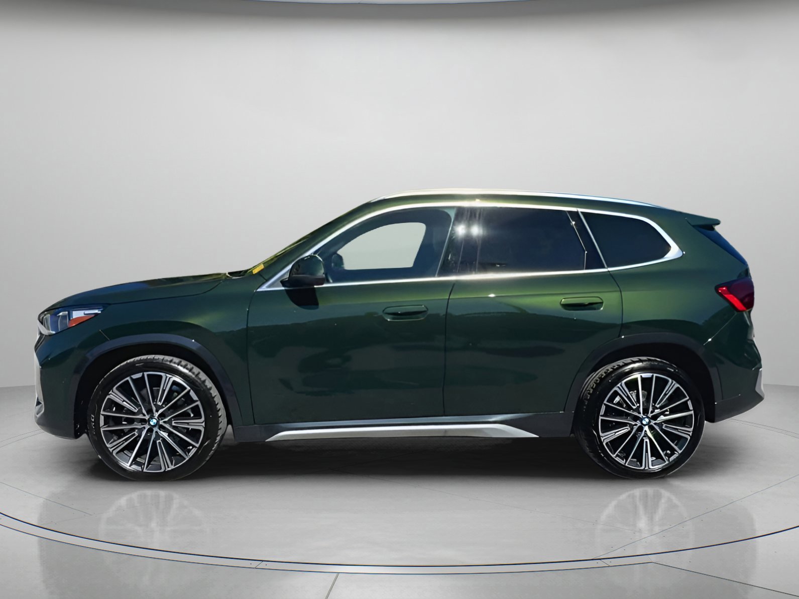 Used 2025 BMW X1 xDrive28i w/ Convenience Package image 9