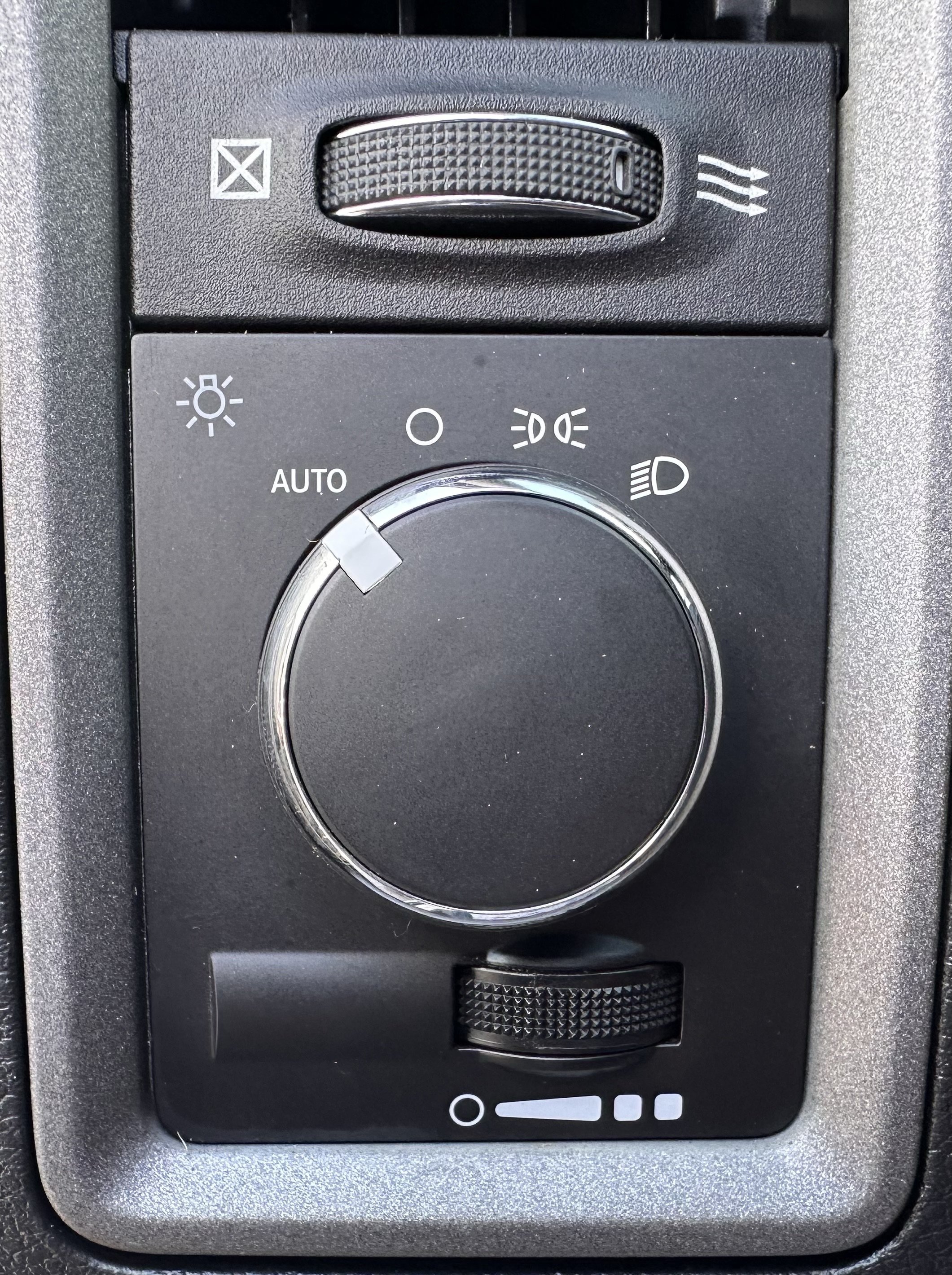 Used 2018 RAM 3500 Tradesman w/ Chrome Appearance Group RWD image 18