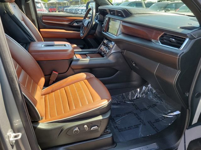 Used 2023 GMC Yukon Denali Ultimate AWD/4WD image 19