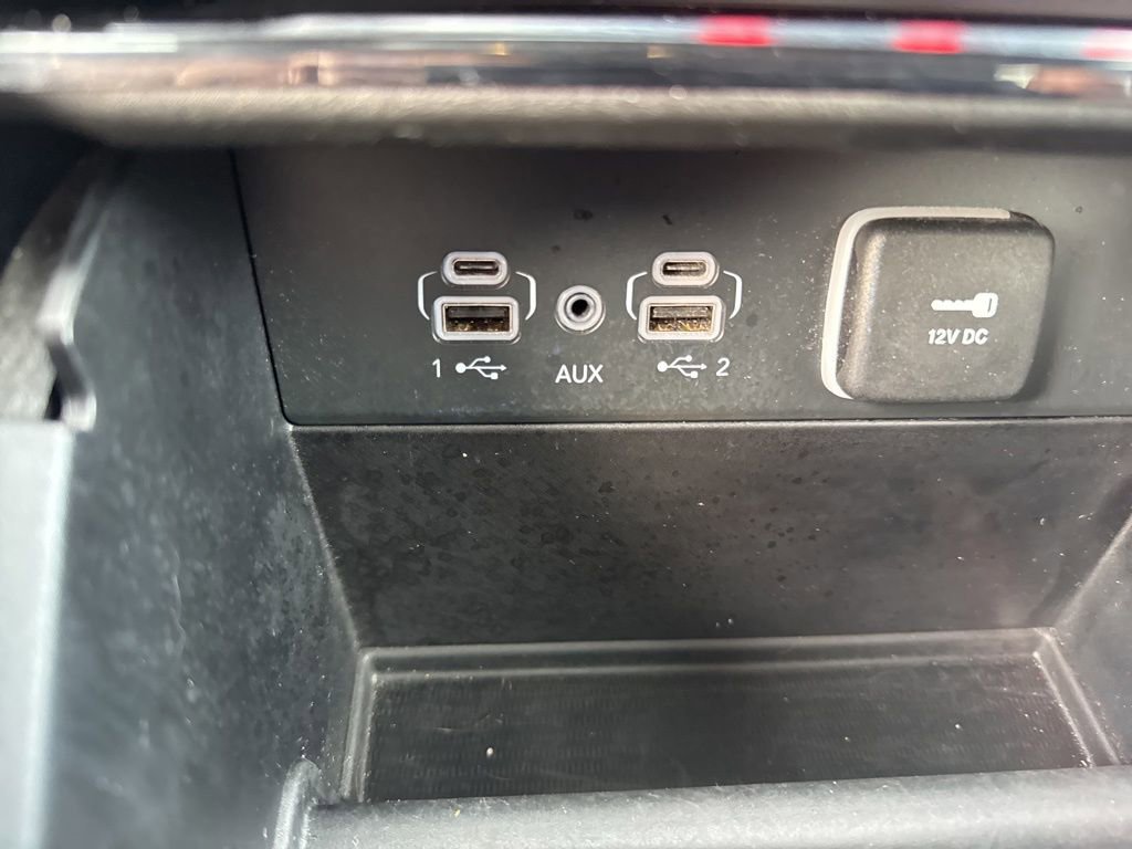 Used 2023 Jeep Grand Cherokee Limited image 31