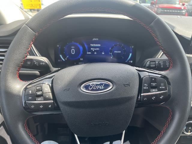 Certified 2022 Ford Escape SEL w/ SEL Stealth AWD Package image 9