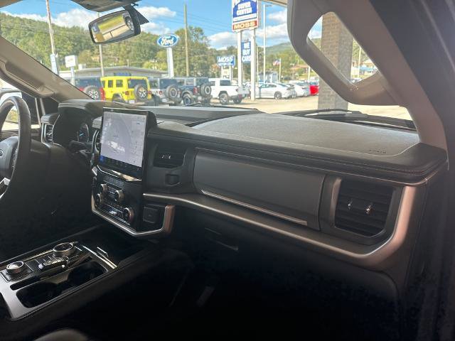 Certified 2024 Ford Expedition Max XLT image 17