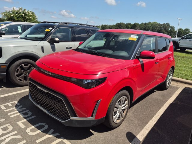 Used 2023 Kia Soul LX FWD image 4