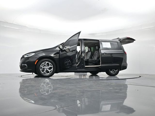 Used 2024 Chrysler Pacifica Limited image 53