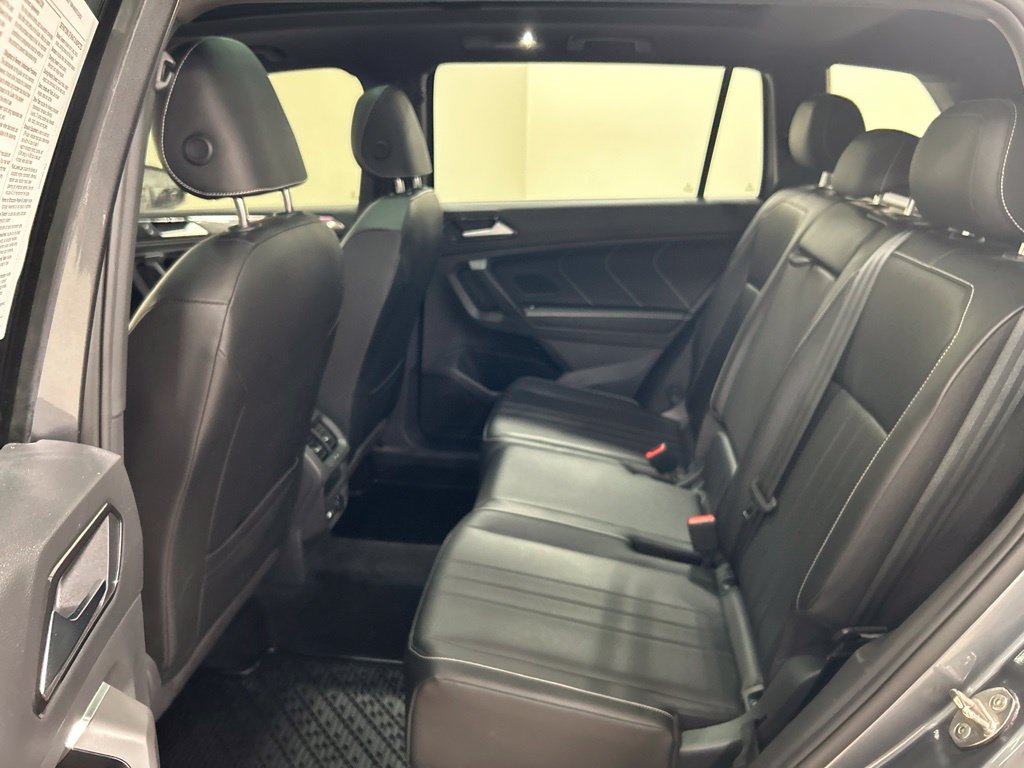 Used 2022 Volkswagen Tiguan SE R-Line AWD/4WD image 27