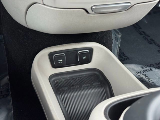 Used 2018 Chrysler Pacifica Touring-L Plus image 21