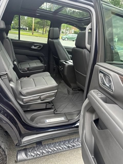 Used 2023 Chevrolet Tahoe Z71 w/ Luxury Package AWD/4WD image 19