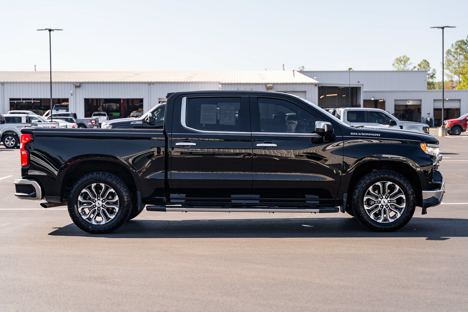 Used 2022 Chevrolet Silverado 1500 LTZ w/ Max Trailering Package RWD image 8